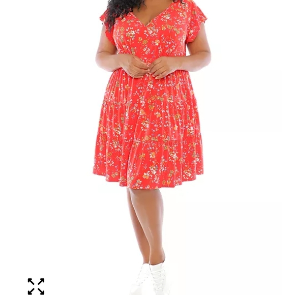 Maggy London Dresses & Skirts - Maggy London Coral MULTI Floral Tiered Babydoll Dress Size: M